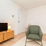 Gloria Living Ii - At Your Doorstep 아파트