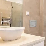 Gloria Liberty II - City At Your Doorstep